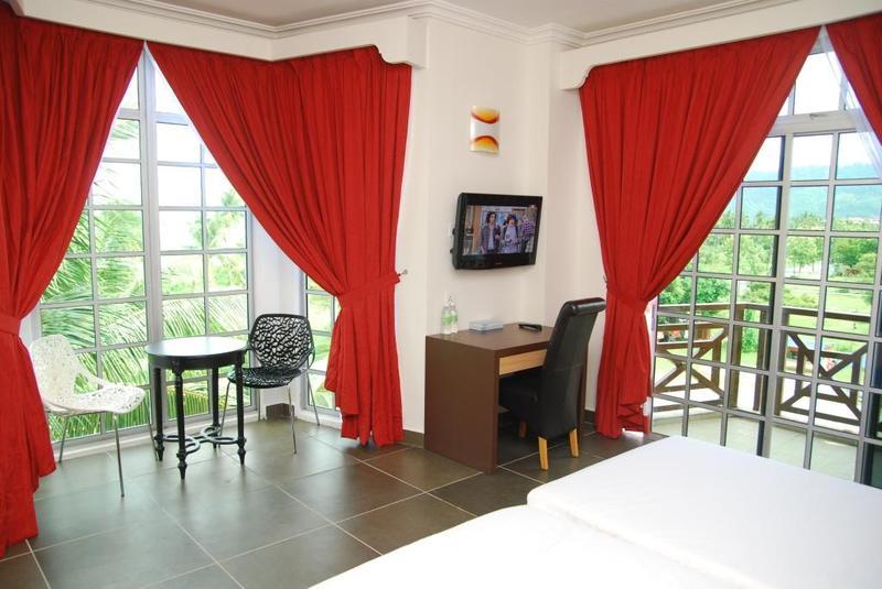 Bella Vista Express Hotel Pantai Cenang  Exterior foto
